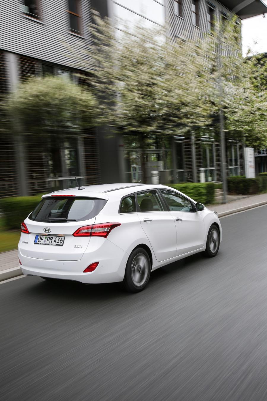  Hyundai i30 Wagon 2015 года  (фото 9 из 25)